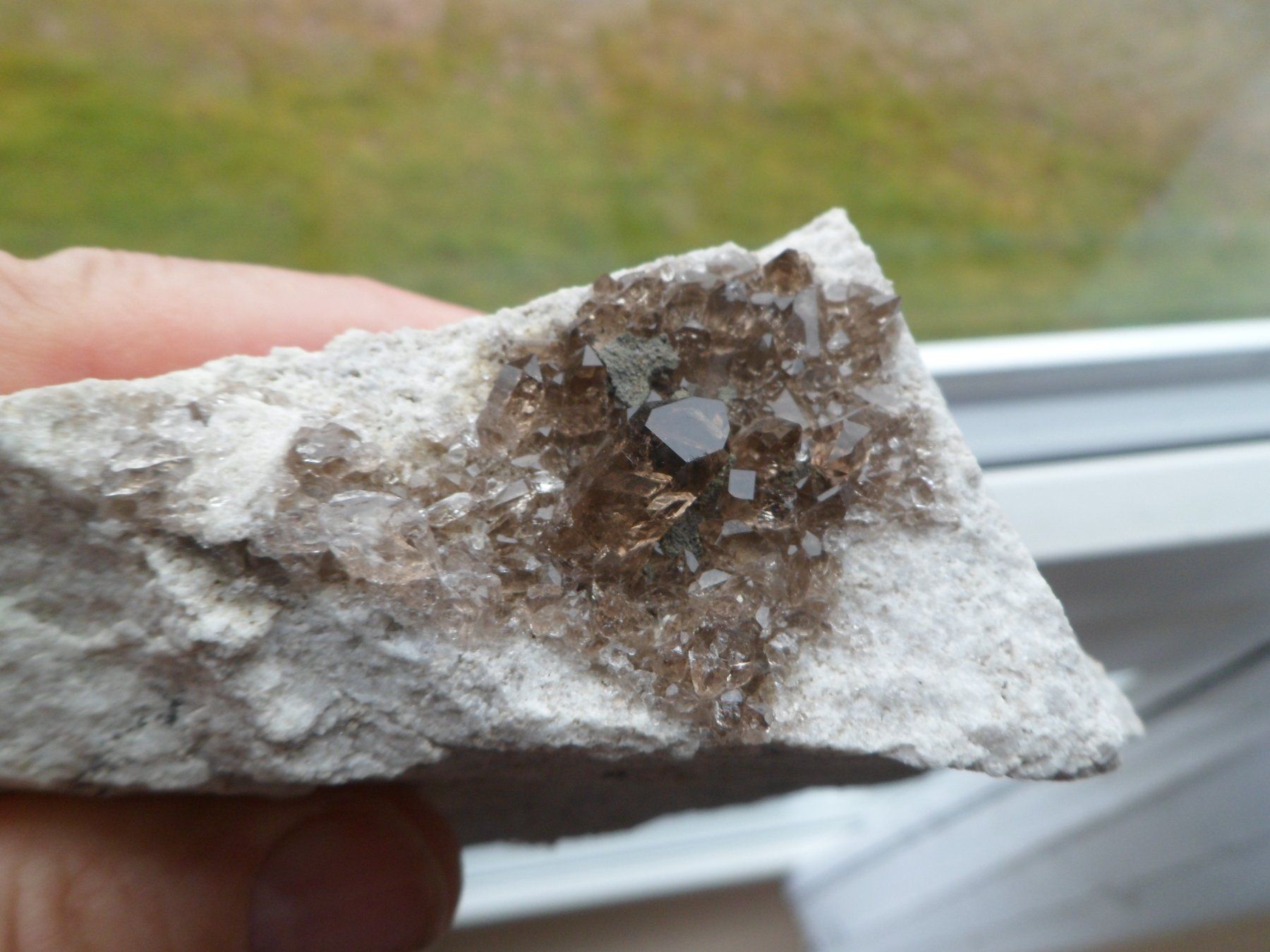 Minerali & Pietre curative: Rauchquarz auf 2 Seiten. Schweiz – Usato da Affoltern am Albis venduto da Fossil60 9