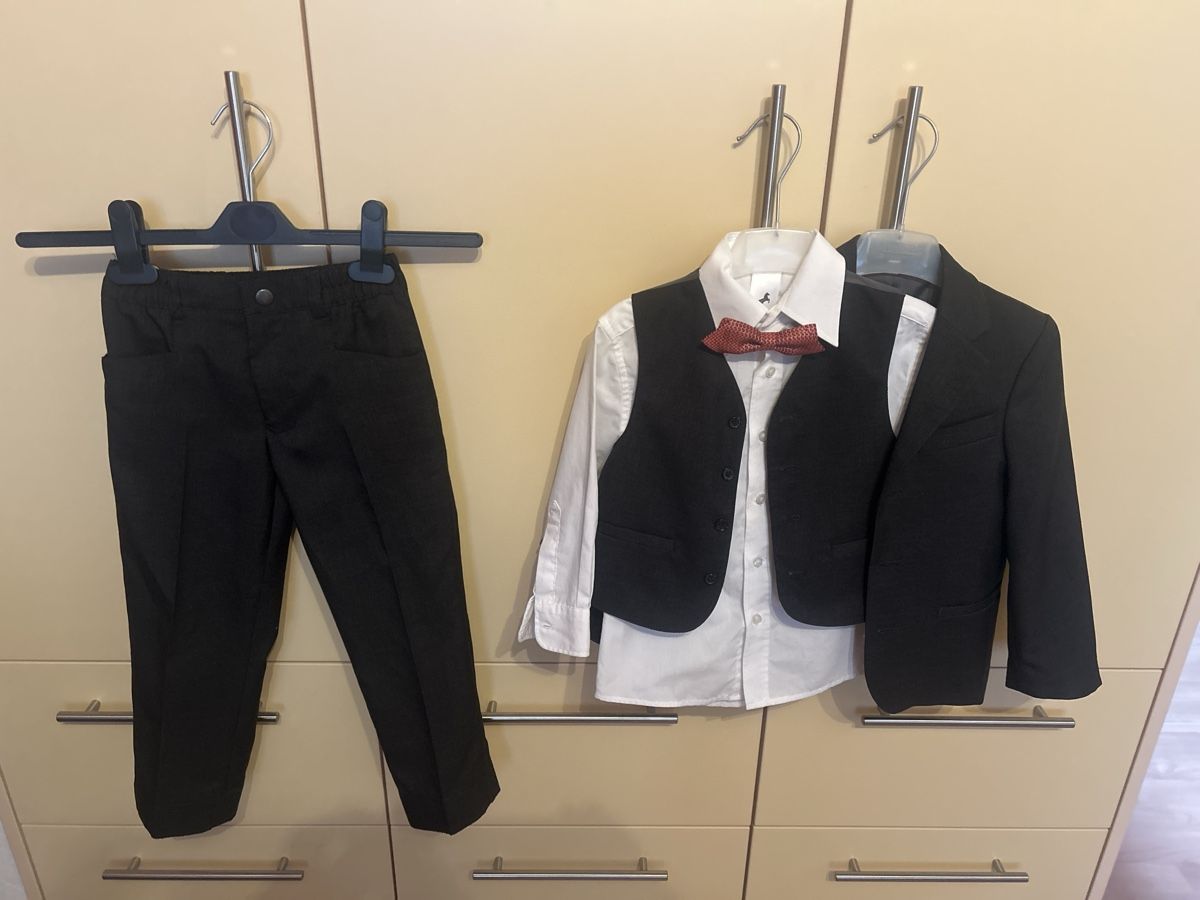 Completi: Kinder Anzug  – Usato da Buttisholz venduto da Ka6018