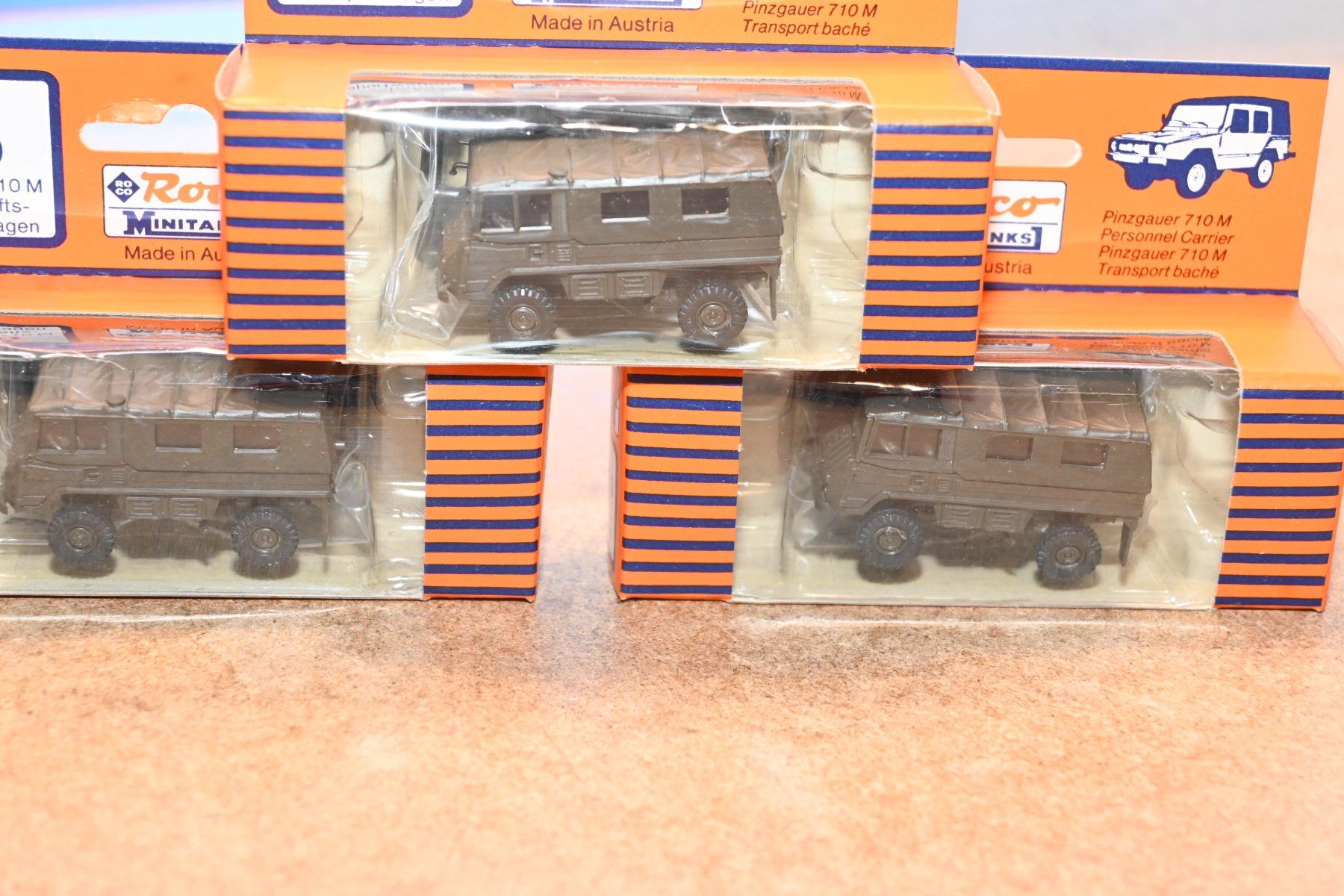 Roco Modellini di ferrovie: Roco HO 320 Pinzgauer 710 M Minitanks – Usato da Laupen ZH venduto da Zmoewe 2
