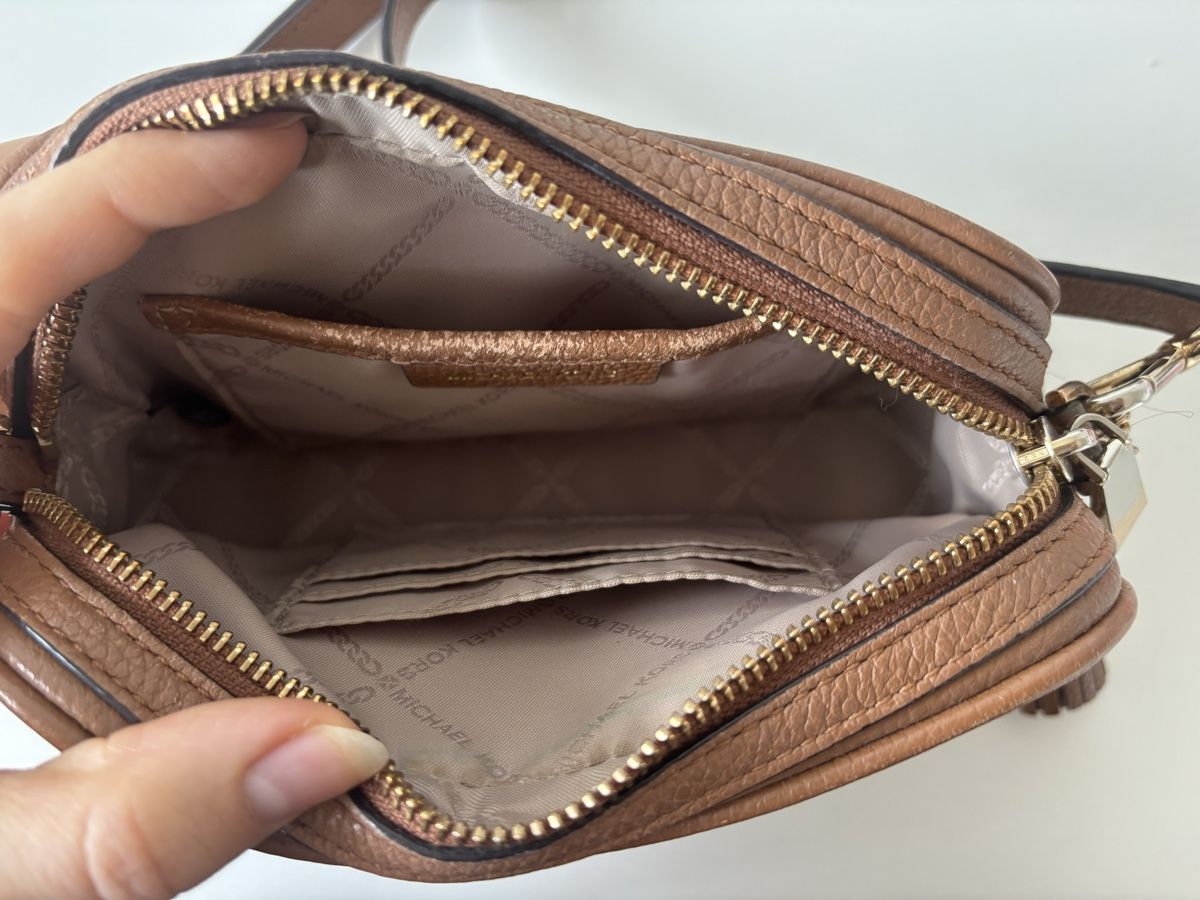 Michael Kors Borse da donna: Michael Kors Umhängetasche – Usato da Zug venduto da eic_6lnh 4
