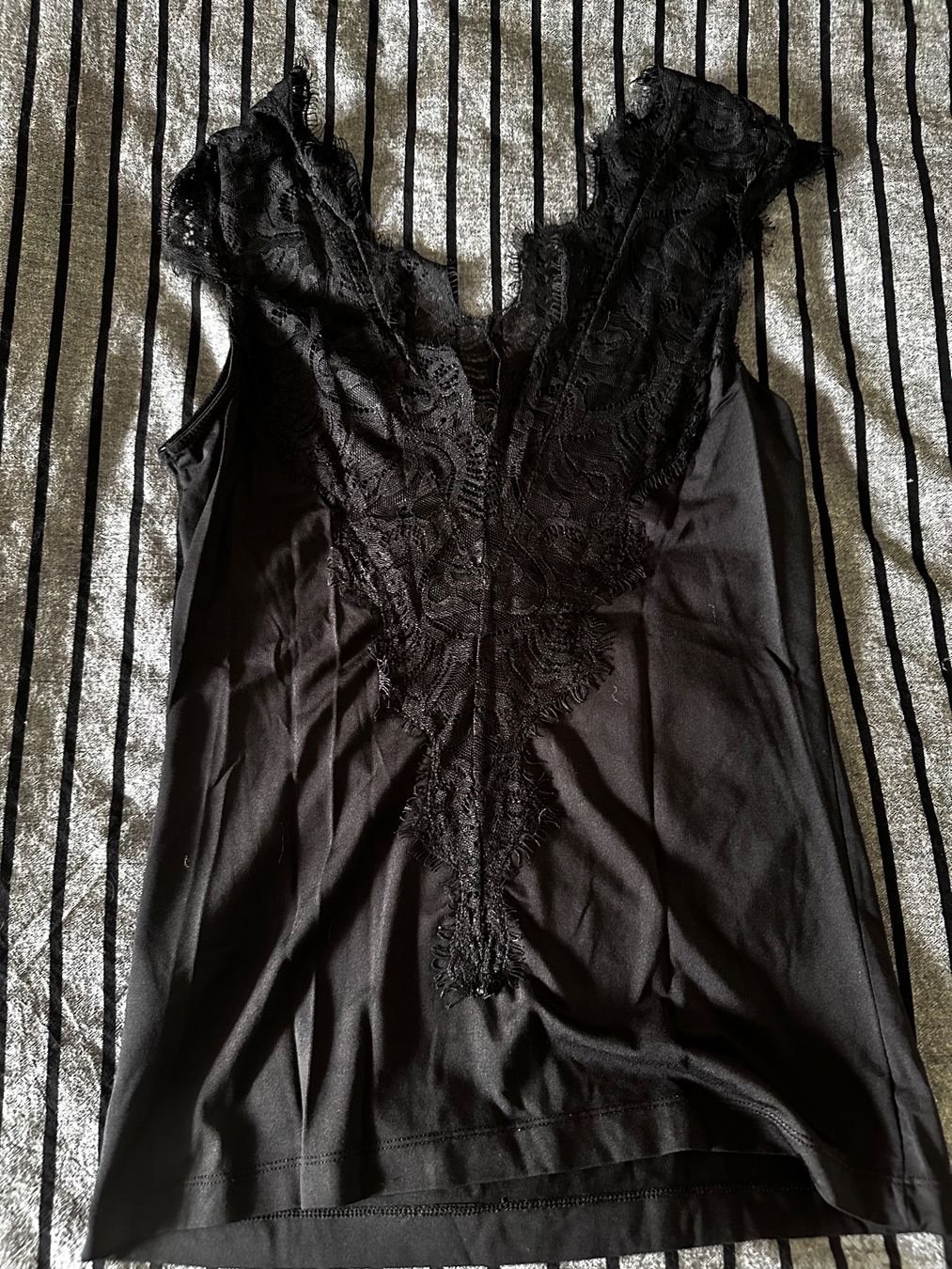 Pieces Top: Top mit Spitzen-Detail, Pieces – Usato da Haldenstein venduto da enie123 2