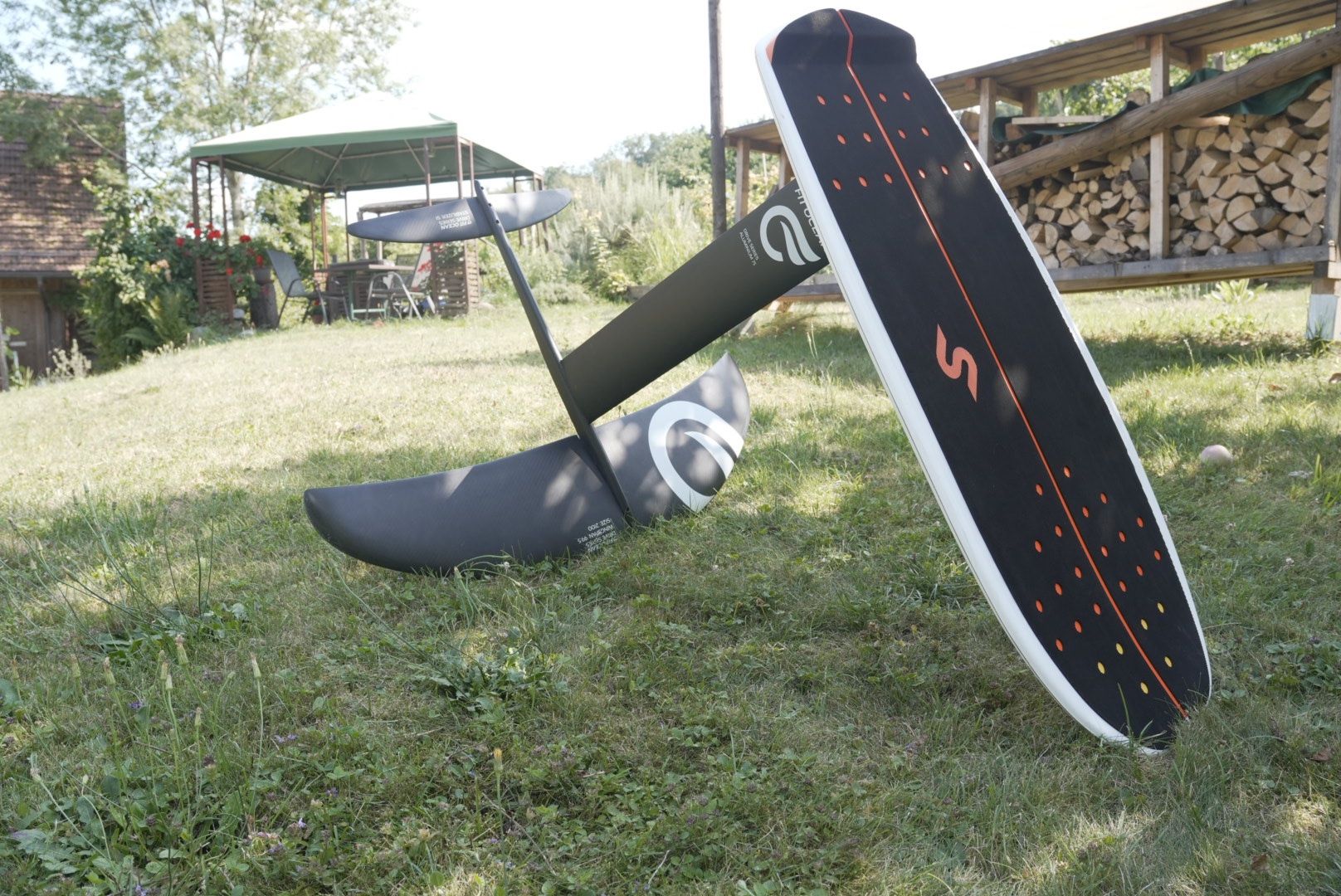 Slingshot Surfboards & Schwimmbrette: Pump Foil Set komplett inkl. Board – Gebraucht aus Ebmatingen von glip