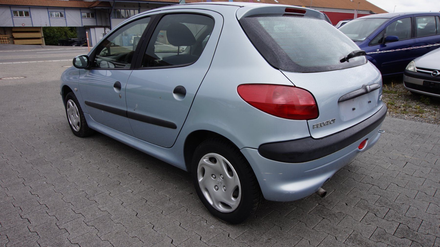 Peugeot Autos: Peugeot 206 mit 179'964 km ab nur CHF 1.- – Gebraucht aus Schongau von Autosalon_Zogu 1
