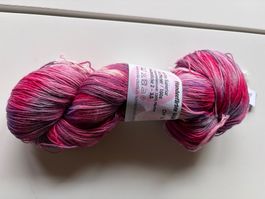 1Knäuel Handgefärbte Merino Superior