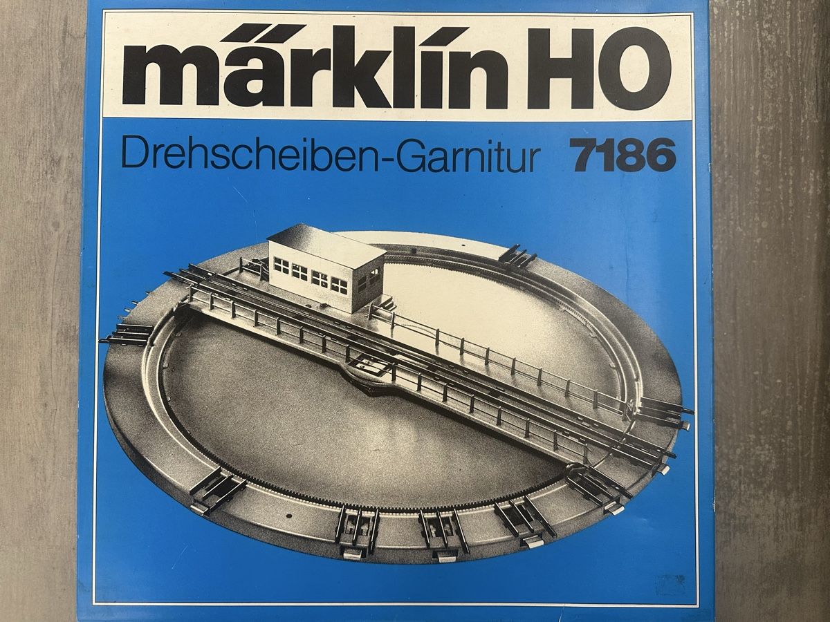 Märklin Modellini di ferrovie: Märklin 7186 Drehscheiben-Garnitur – Usato da Lupsingen venduto da New-Haven 2
