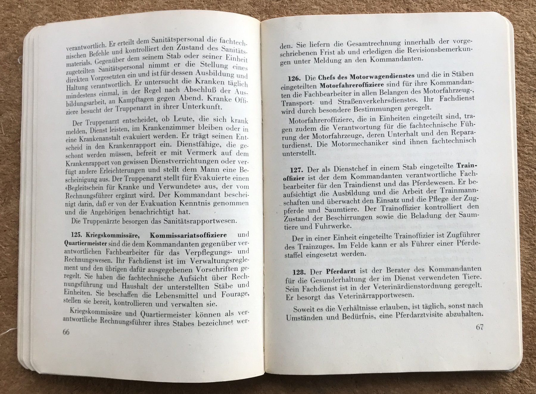 Schweizer Armee Uniformi: SCHWEIZER ARMEE DIENSTREGLEMENT 1954 – Usato da Ostermundigen venduto da wini63 3