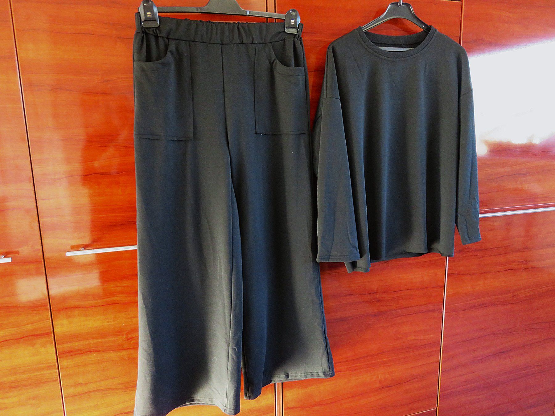 Completi & Tailleur: NEUER FREIZEITANZUG Gr. M – Nuovo e nell'imballaggio originale da Lachen SZ venduto da portofino01