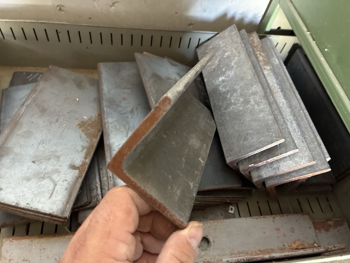 Alle Werkzeuge: Werkstatt Metallteile Eisenwaren – Gebraucht aus Bleiken b. Oberdiessbach von benhur393