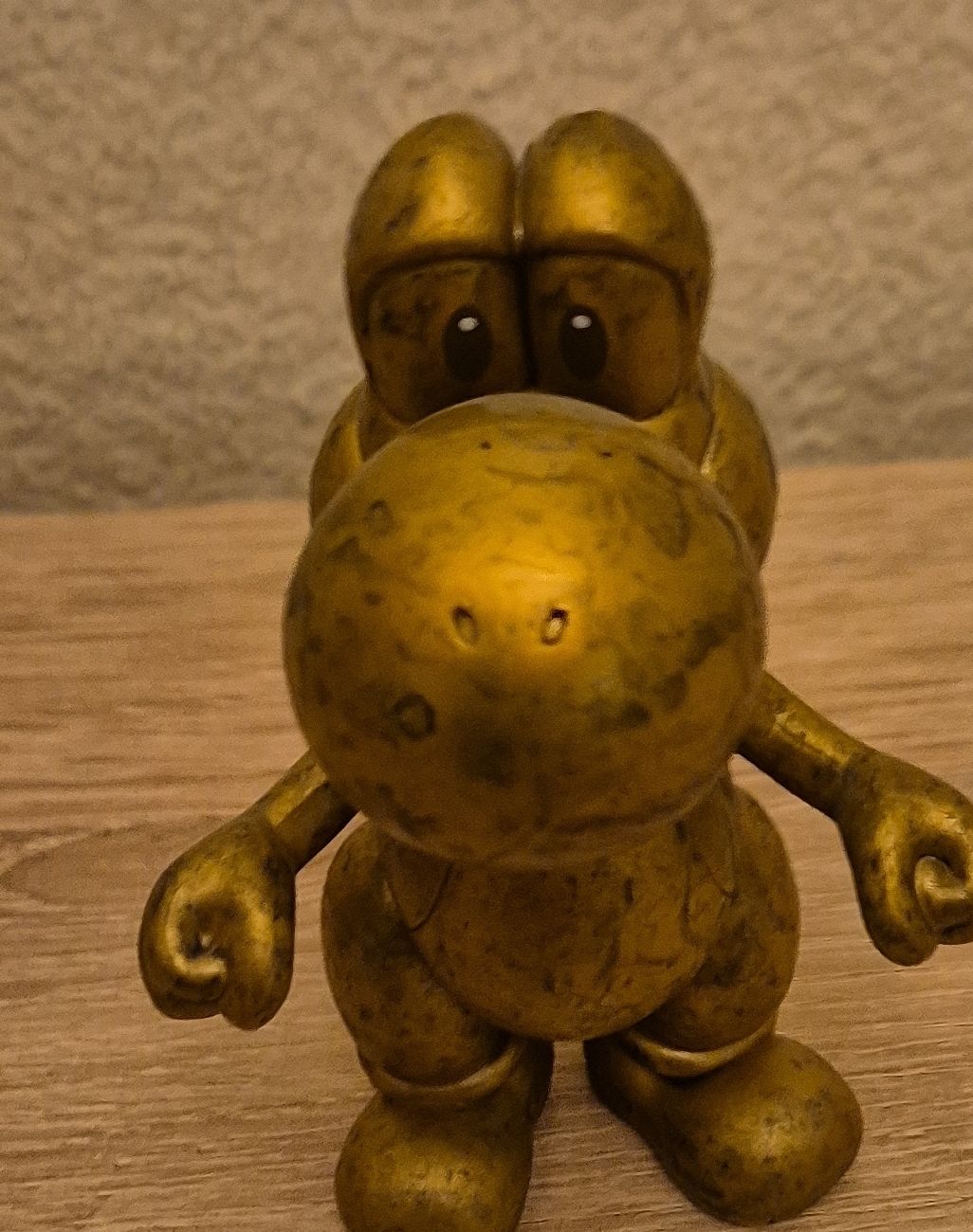 Nintendo Statuette: Figurine Yoshi doré Super Mario - Objet de collection rare – Usato da Genève venduto da Bayoushi
