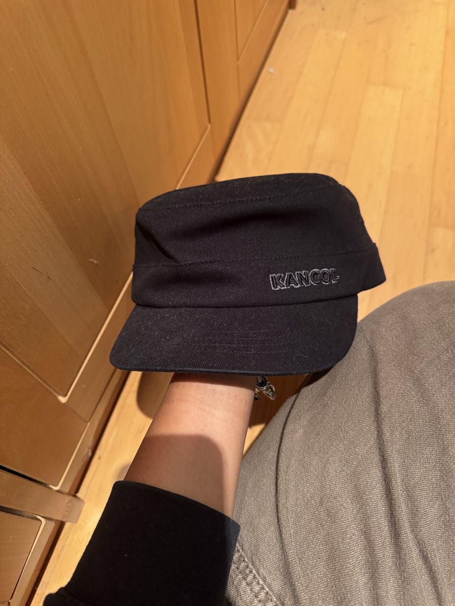 Kangol Hüte, Mützen & Caps: Army Cap Kangol schwarz never worn – Neu (gemäss Beschreibung) aus Hünenberg See von mel_r7c2