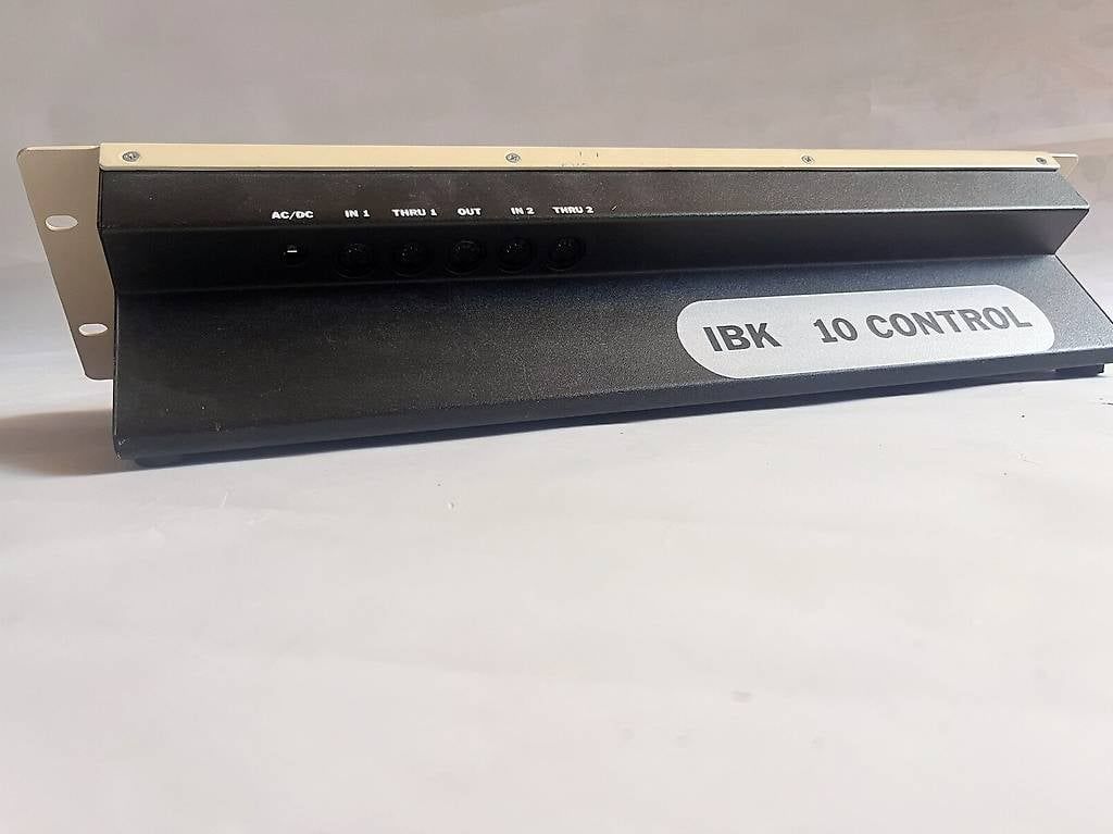 Sistema di controllo: IBK 10 Control  MIDI Controller Rack (10 Regler) – Usato da Zürich venduto da Madshock 1