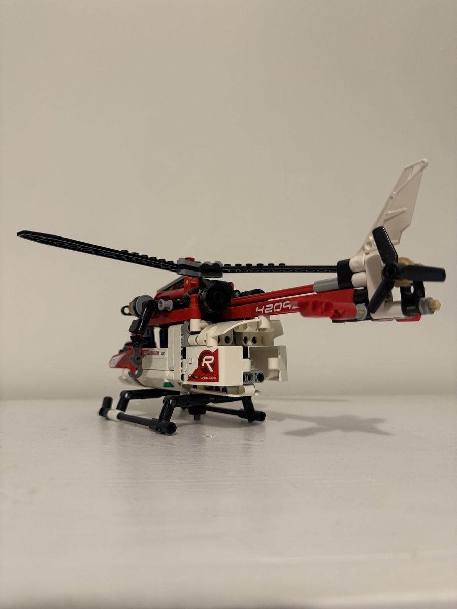 Lego Jouets: LEGO Technic Rescue helicopter  – D'occasion à Basel par Larissa81 2