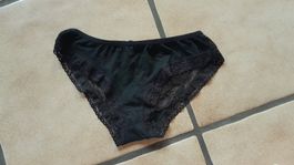 Slip aus Spitze mit Schleife