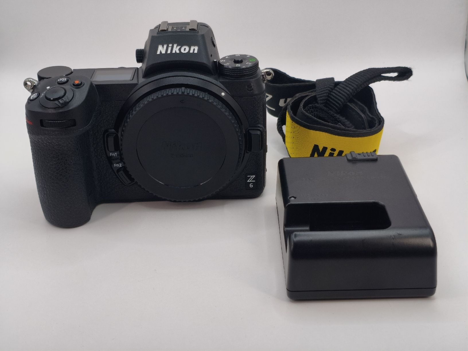 Nikon Fotocamera: Nikon z6 Top Zustand  – Nuovo (secondo la descrizione) da Arbon venduto da Sed_9bj9 5