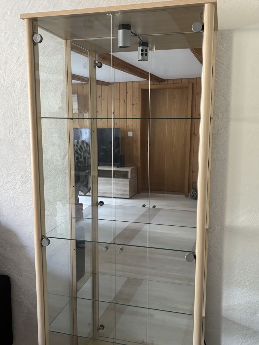 Vetrine: Vitrinenschrank, Glasvitrine, Beleuchtung, Buche hell. – Usato da Bönigen venduto da muehli302 1