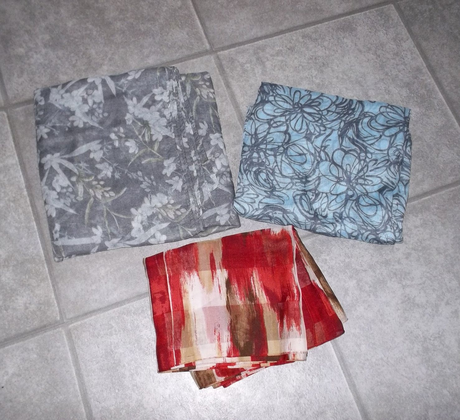 Foulards, Tücher & Schals: 16 verschiedene Foulards – Gebraucht aus Kaltbrunn von Cindy99 4
