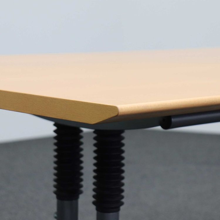 Scrivanie: Ergodata Schreibtisch - elektr. höhenverstellbar (72-122cm) – Usato da Oftringen venduto da ENOVUM 2