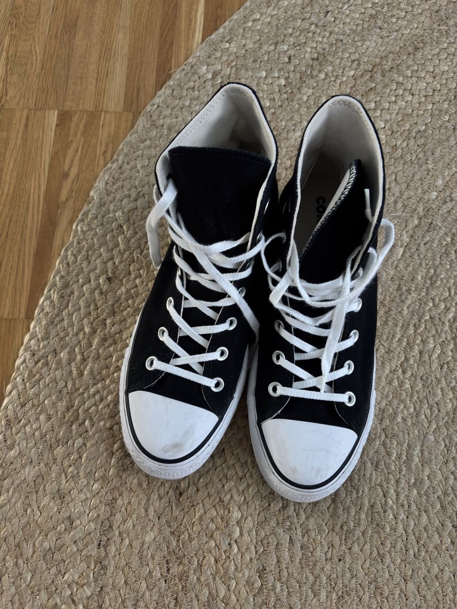 Converse Chaussures hommes: Converse Plattform Gr 40 schwarz – D'occasion à Luzern par isabelverkauftsachen