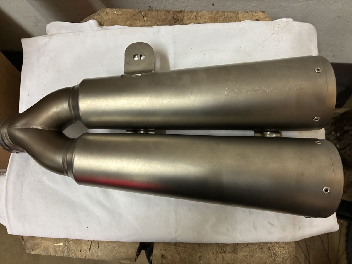 Échappements: Akrapovic BMW – D'occasion à Zollikerberg par succiklein 1