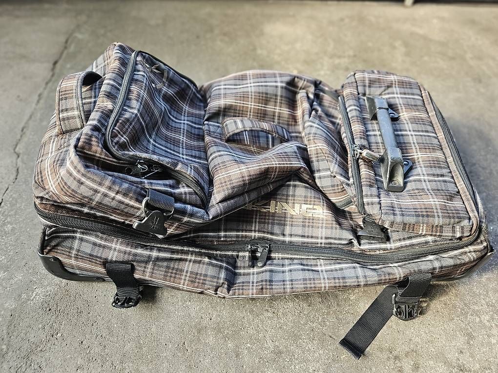 Valises de voyage: Rollkofer Dakine 110L – D'occasion à Münsingen par astra76