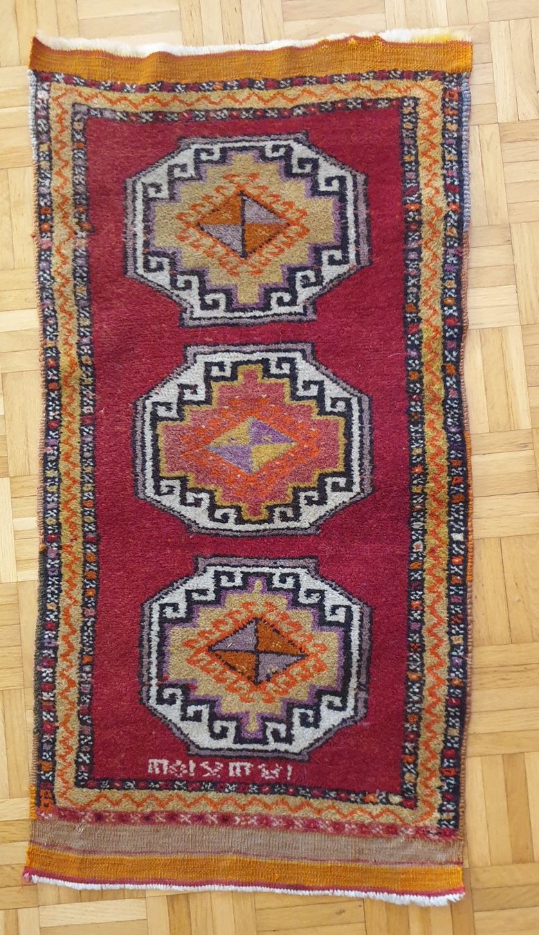 Teppiche: Teppich Marrokanisch wandteppich Länge93cm Breite 50 cm – Gebraucht aus Zürich von bre_22v9
