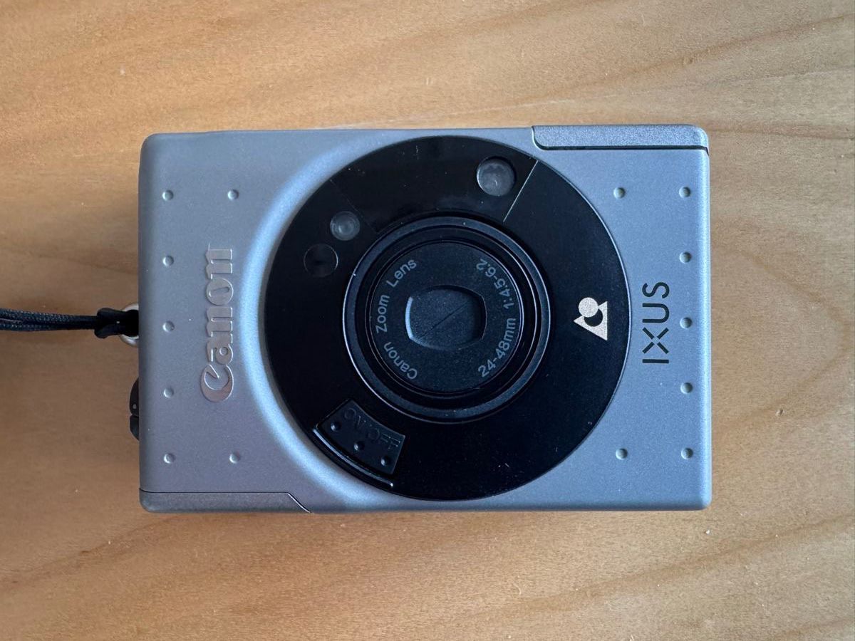 Canon Fotocamera: Canon IXUS Kompaktkamera mit Zubehör – Usato da Muri b. Bern venduto da mymare 1