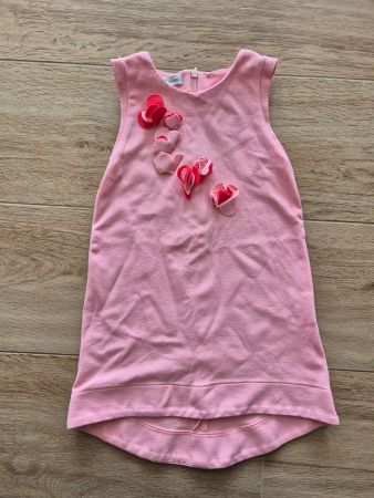 Sommerliches Mädchenkleid mit Blumen Applikation, Gr. 2-3 J.