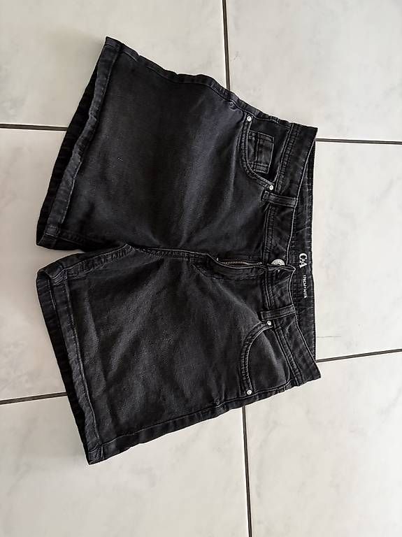 Hosen: Kurze Jeans 176 neuwertig – Gebraucht aus Oberrieden von Fige11