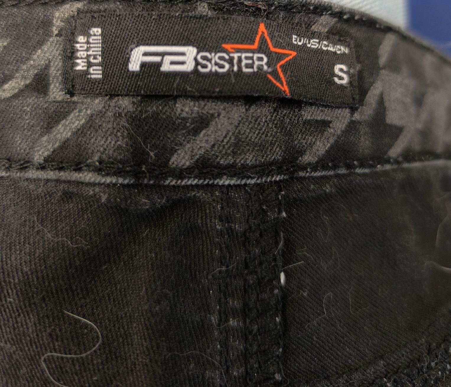 Pantaloni: Hosen mit coolen Muster - Gothic, Punk, Emo – Usato da Fischbach LU venduto da BuBri 2