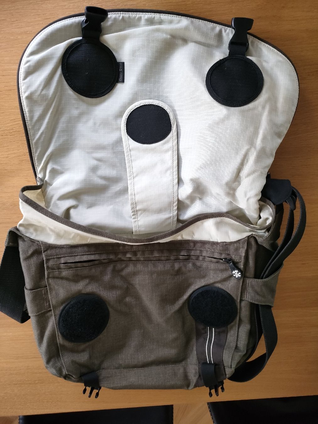 Crumpler Taschen: Crumpler Cheesy Disco Tasche – Gebraucht aus Zürich von ant_qmx8 1