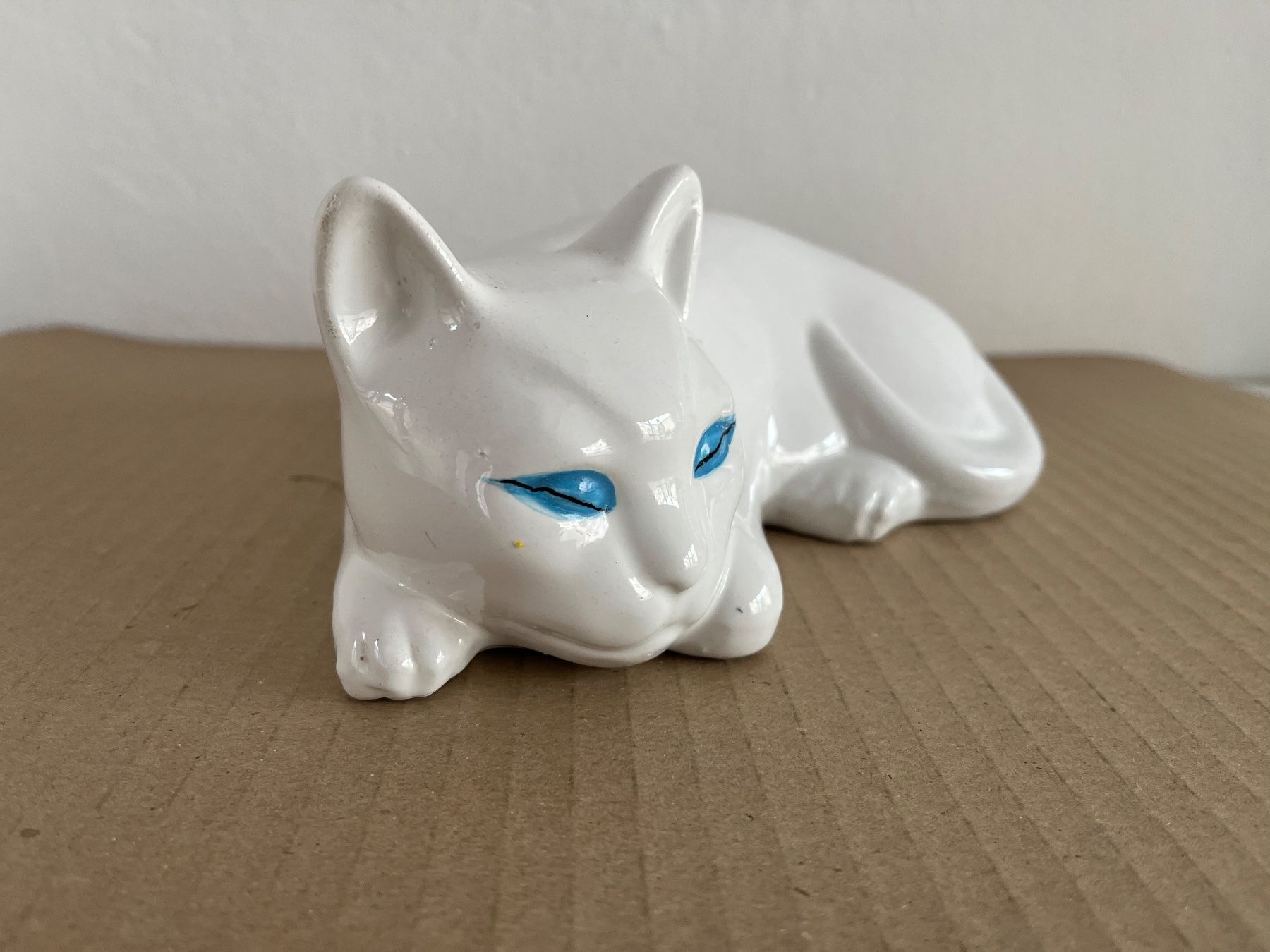 Figuren: Katze aus Keramik / weiss glasiert – Gebraucht aus Wetzikon ZH von seli03 2