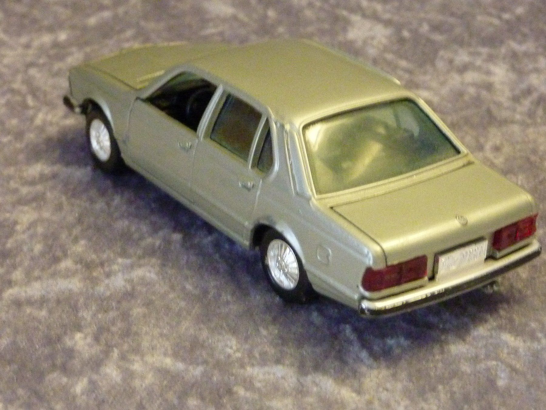 BMW Modellini d'auto: BMW 735i E23 1:43 – Nuovo (secondo la descrizione) da Dürrenäsch venduto da modellautos4you 2