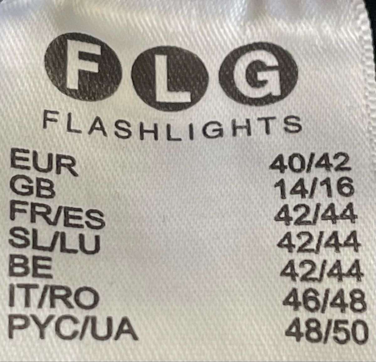 Top: Schwarzes Flashlights T-Shirt Gr. 40/42 – Usato da Gränichen venduto da RetoLexi 5