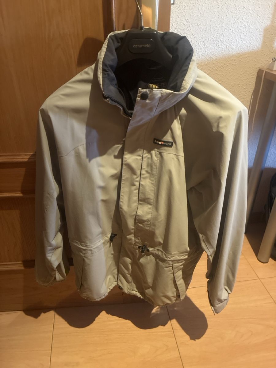 Giacche: Trangoworld Gore-Tex Jacket Size S Beige Used – Usato da Zürich venduto da Sergio.BR