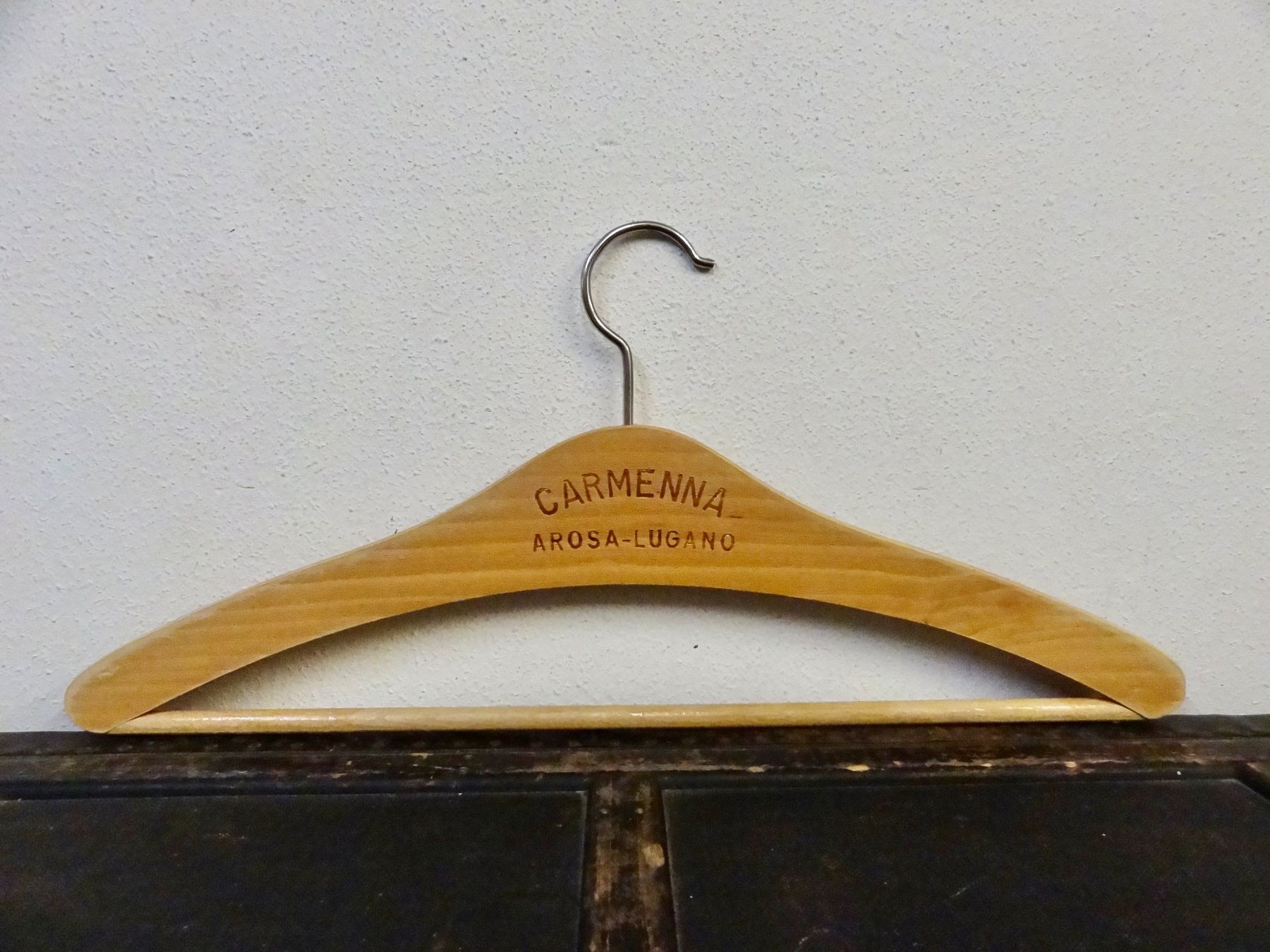Appendiabiti: Kleiderbügel CARMENNA AROSA - LUGANO – Usato da Kerzers venduto da zimmergruen