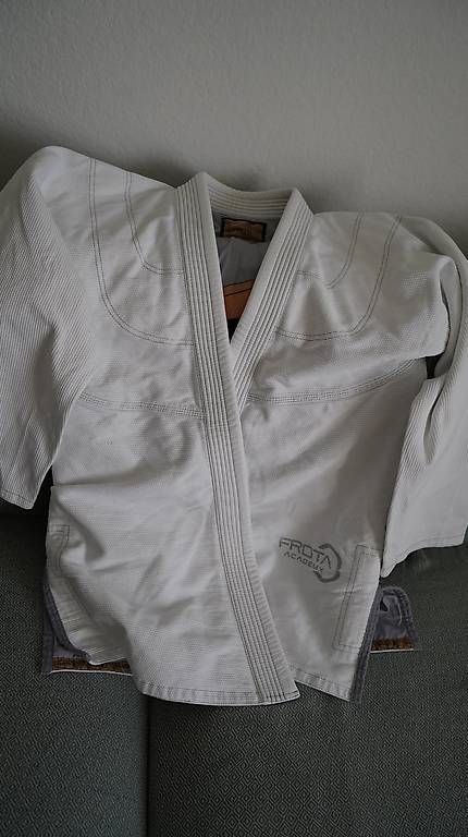 Kimono: BJJ Gi Size A3 – Usato da Zürich venduto da ed.ma