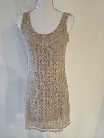 Robe brodée beige Miss Miss tg S.