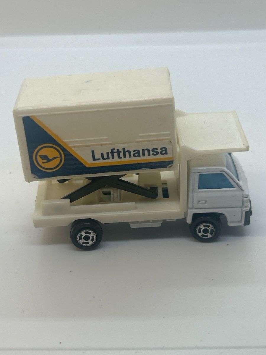Modellini d'auto: No Name Lufthansa Truck – Usato da Gorduno venduto da dm0320 2