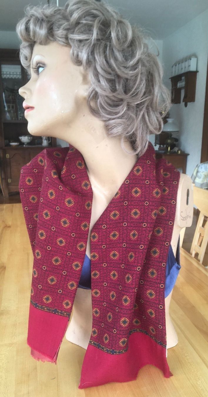 Sciarpe: Foulard HH Italia – Usato da Zürich venduto da mirjamgg