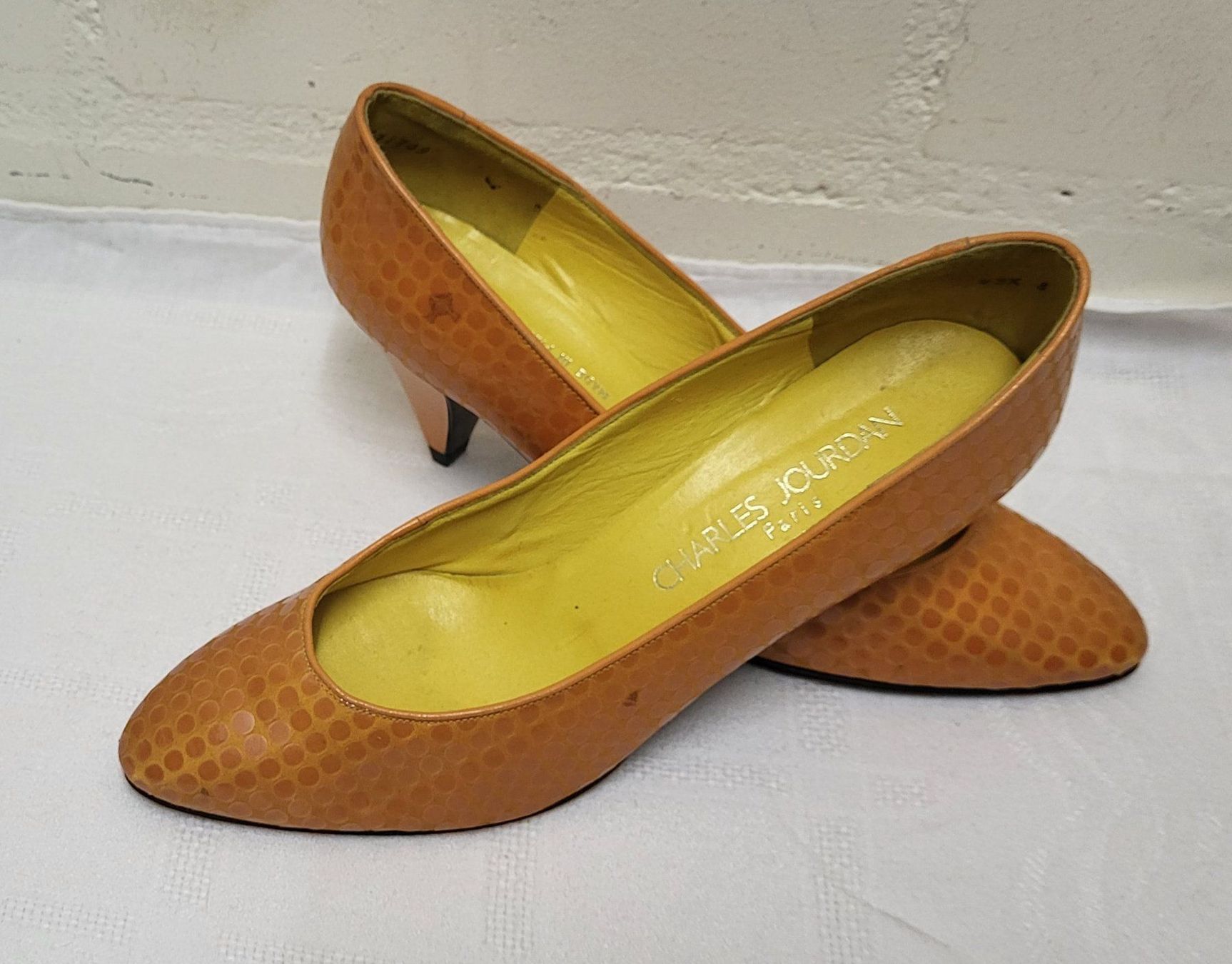 Chaussures femmes: Charles Jourdan Pumps Grösse 38 – D'occasion à Zürich par Roberto040