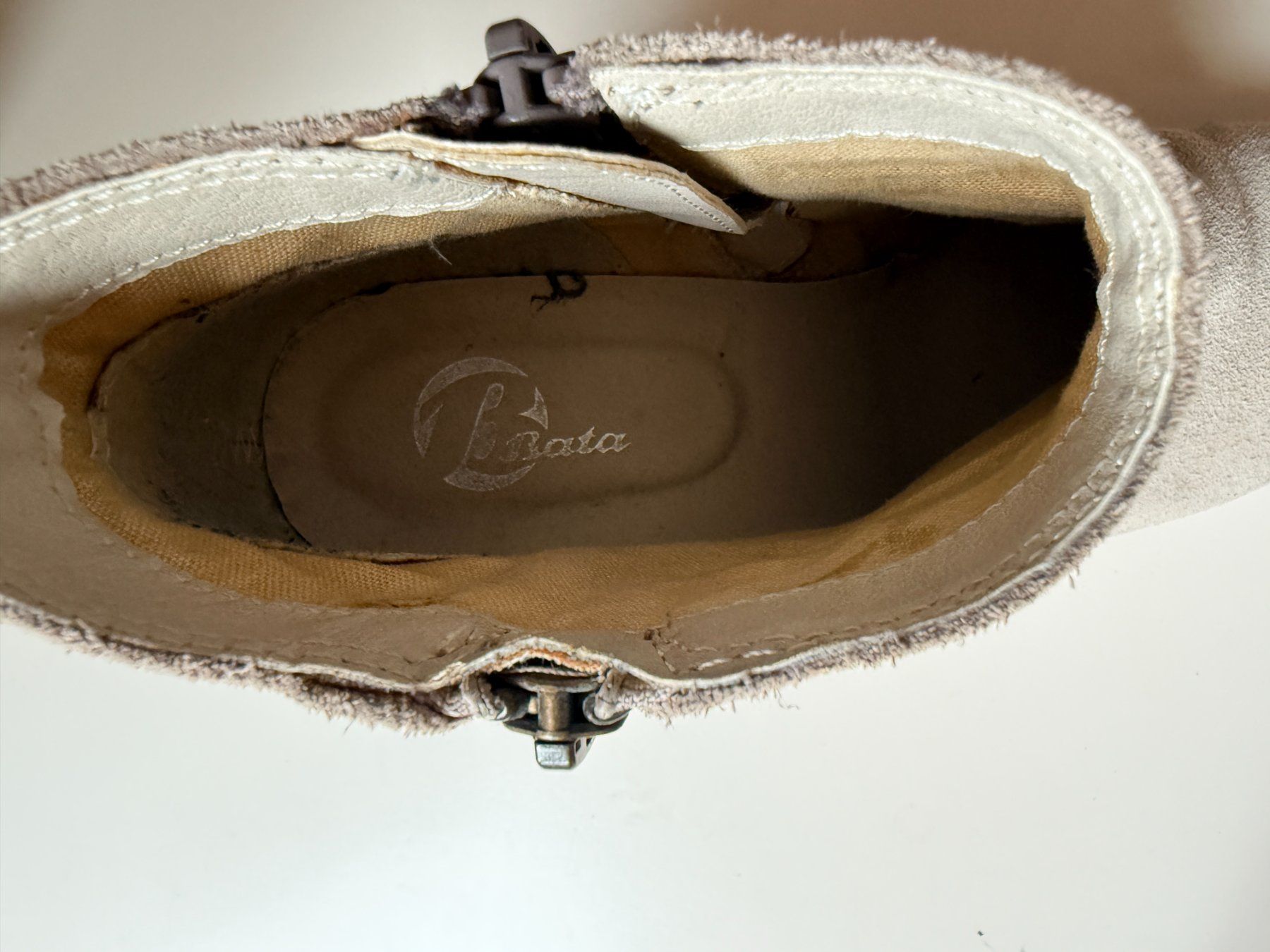 Damenschuhe: Ab 1.- Bata Wildleder Stiefeletten, Gr 40 – Gebraucht aus Jonen von 8916 4
