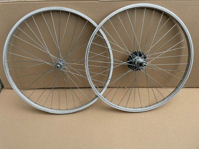 Pezzi di ricambio: 1 paire de roues 26' – Usato da Ursy venduto da DK8 2