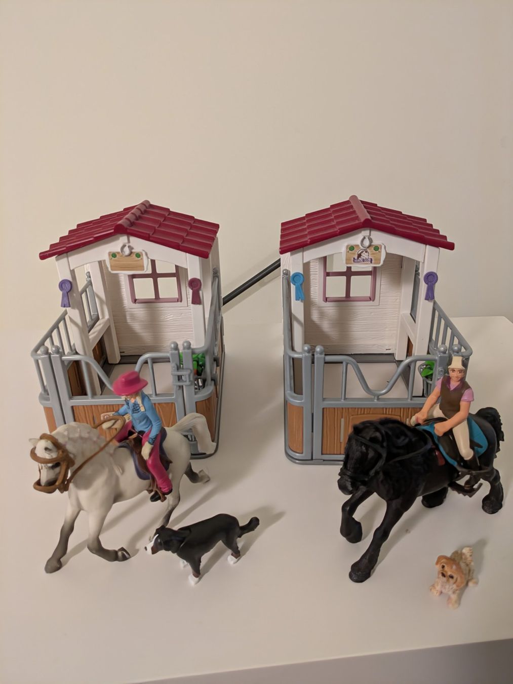 Schleich Spielzeuge: Schleich Pferdeboxen – Gebraucht aus Haldenstein von beb_hy8v