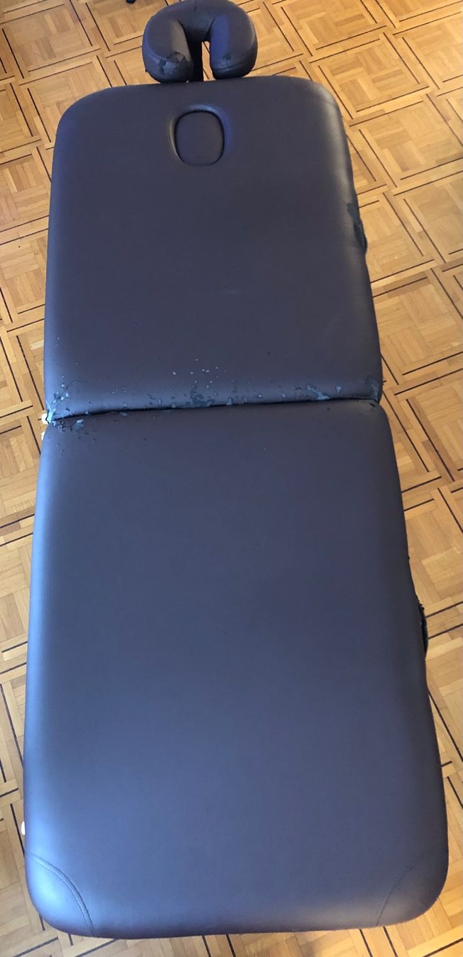 Lettini & sedie per cosmetici: Table de massage – Usato da Préverenges venduto da groli_mur