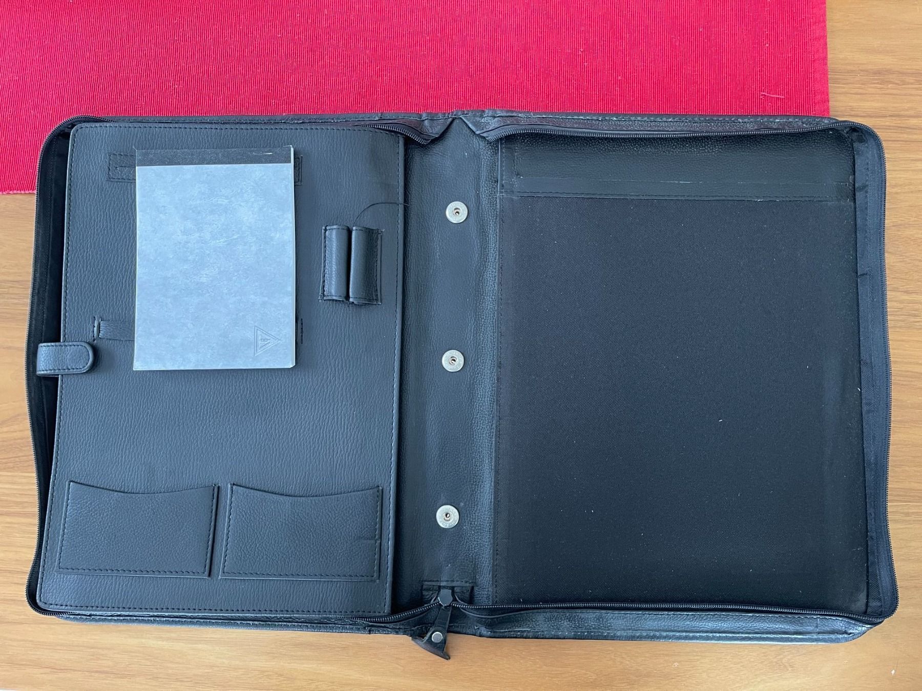 Blocchi: Schreibmappe / Konferenzmappe – Usato da Schneisingen venduto da Tomthedragon 1