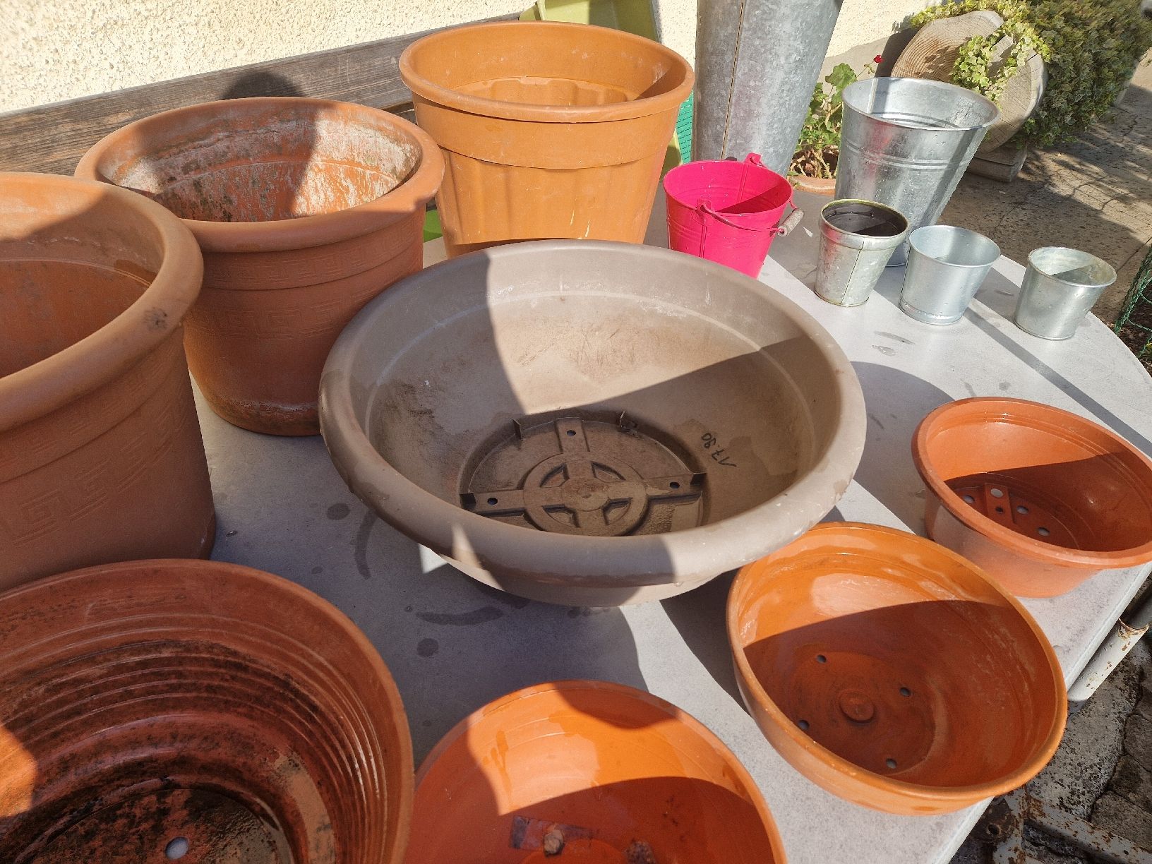 Vasi per fiori: Blumentöpfe Kunststoff und Metall – Usato da Triengen venduto da KittyKat6 3