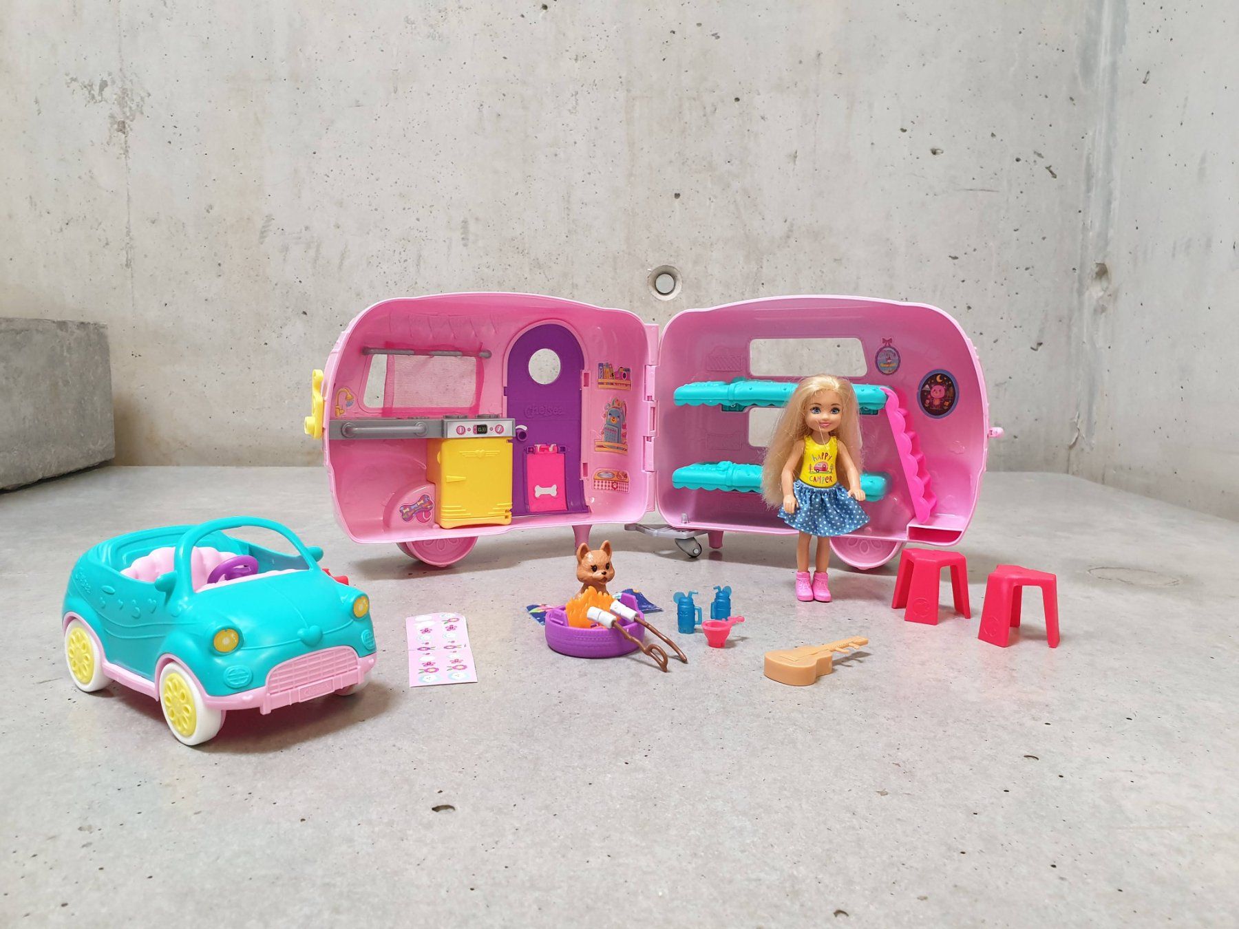 Bambole: Set Barbie, Chelsea Camper – Usato da Fribourg venduto da fripons