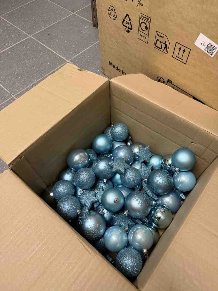 Alle Dekorationen: Boules et étoiles de Noël bleu clair – Gebraucht aus Romont BE von maika123 1