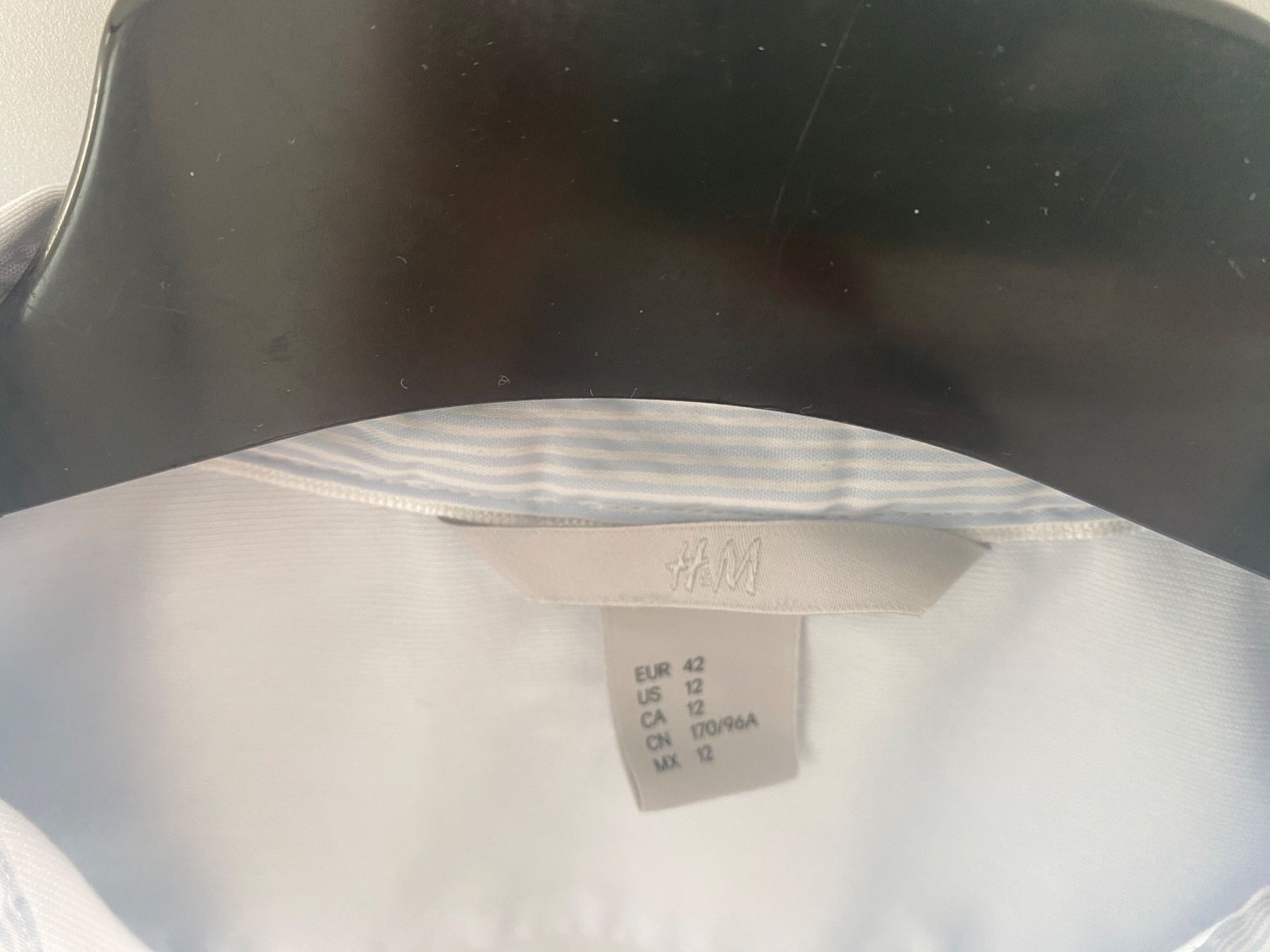 H&M Camicette: Damen Hemdbluse H&M hellblau Grösse 42 – Usato da Glattbrugg venduto da riseca 2