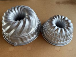 2 Gugelhopf Backformen aus Aluminium gebraucht
